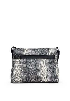 Bolso bandolera de estampado de serpiente en blanco y negro con textura suave, bolsillo frontal con cremallera y correa ajustable. Detalles en negro en la ferretería.