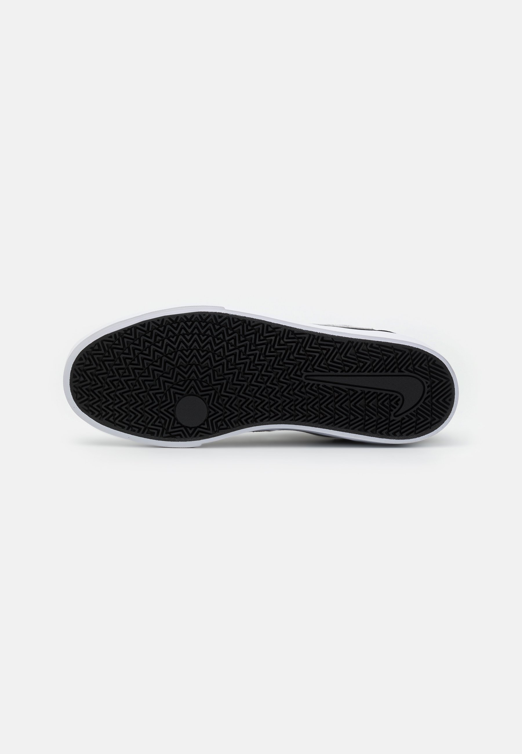 nike sb black charge trainers