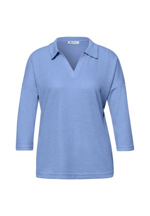 Jersey de punto azul claro con mangas de 3/4 y cuello en forma de V, hecho de tejido acanalado texturizado.