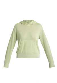 Sudadera verde claro con un bolsillo frontal tipo canguro, mangas largas y capucha con cordón. Hecha de una tela suave y texturizada.