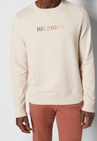 Tommy Hilfiger Sudadera - off-white