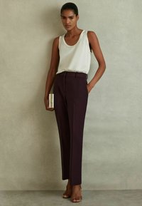 Reiss Chino kalhoty - berry