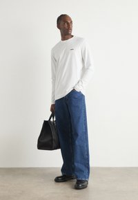 BOSS TEE LONG - Hosszú ujjú felső - white