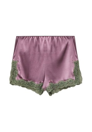 Pantaloni corti da donna in satin viola con bordi in pizzo verde lungo i fianchi e l'orlo, dotati di vita elastica.