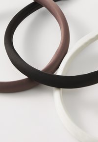 Pieces PCRASMINA HAIRBAND 3 PACK - Accesoriu de styling pentru păr - black/brown/white