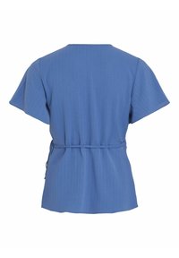 Haut bleu à manches courtes avec un col rond et une fine ceinture cintrée à la taille, vu de dos.