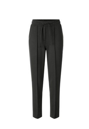 Pantaloni jogging neri realizzati in tessuto morbido, dotati di una vita elastica con coulisse, tasche laterali e una vestibilità affusolata.