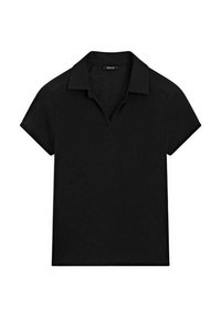 Polo noir à manches courtes avec un col classique et un design en V. Fabriqué en tissu doux avec une texture lisse. Couleur unie et simple.