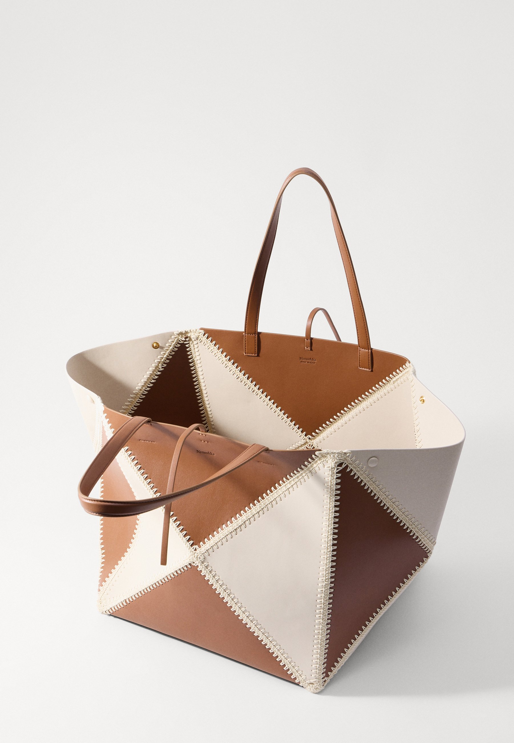 Nanushka THE ORIGAMI LARGE - Tote bag - off white/tan/creme/white