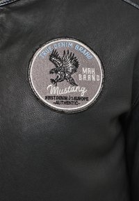 Mustang Skinnjacka - schwarz