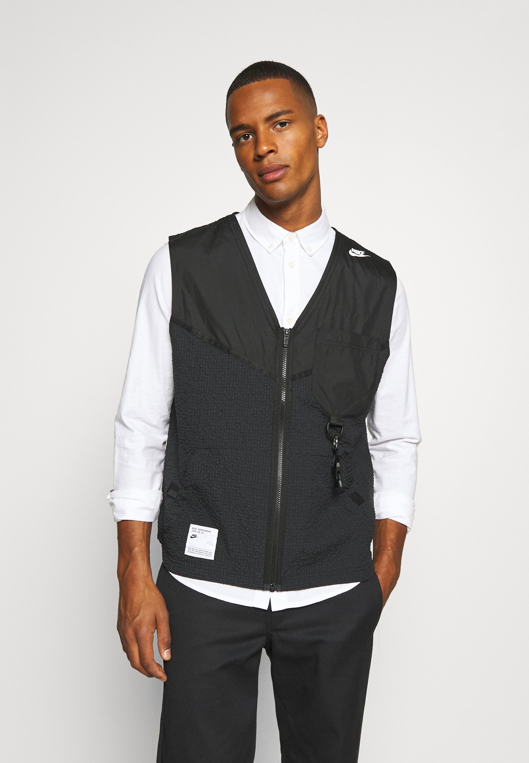 nike waistcoat