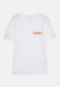 Atlasīts, bright white