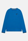 TECH FLEECE CREW - Sweatshirt - light photo blue/black
