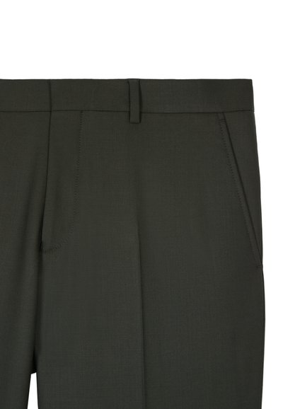 Dunkelgrüne, maßgeschneiderte Hose aus strukturiertem Stoff mit flachem Vorderteil, zwei Seitentaschen und einem glatten Bund für einen sauberen Abschluss.