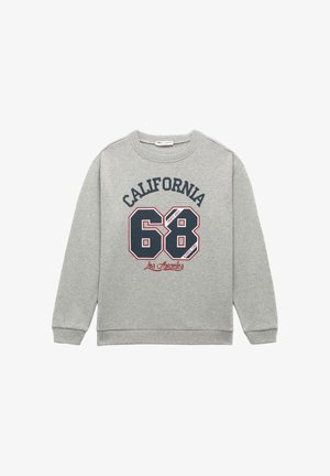 Szary sweter z nadrukiem "CALIFORNIA 68 Los Angeles" w granatowym i bordowym kolorze, z okrągłym dekoltem, długimi rękawami i miękką, polarową teksturą.