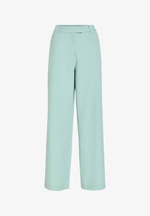 Pantalon large taille haute bleu clair avec passants de ceinture et fermeture avant dissimulée sur fond blanc.