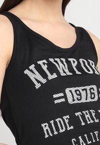 TWINTIP Maxiklänning - black