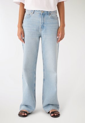 - Jeansy Relaxed Fit