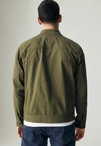 Next TEXTURED BUTTON UP - REGULAR FIT - Nyári dzseki - khaki green
