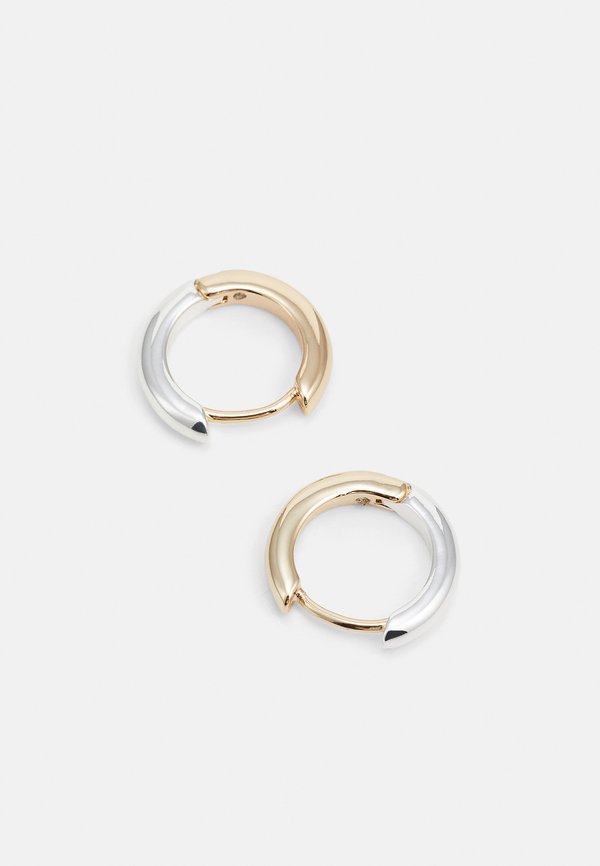 HUGGIE HOOP - Earrings3