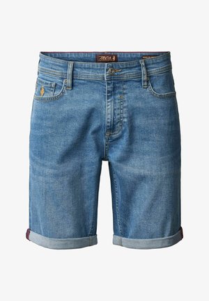 Blå denimshorts med optrukne kanter, knap- og lynlåslukning, forlommer og en lille slidt detalje nær højre lomme.