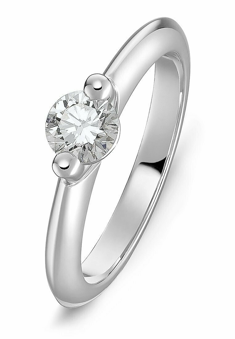 Silberring mit einem runden, brillantgeschliffenen Diamanten, flankiert von zwei kleinen metallischen Perlen auf beiden Seiten. Glatte, polierte Oberfläche.