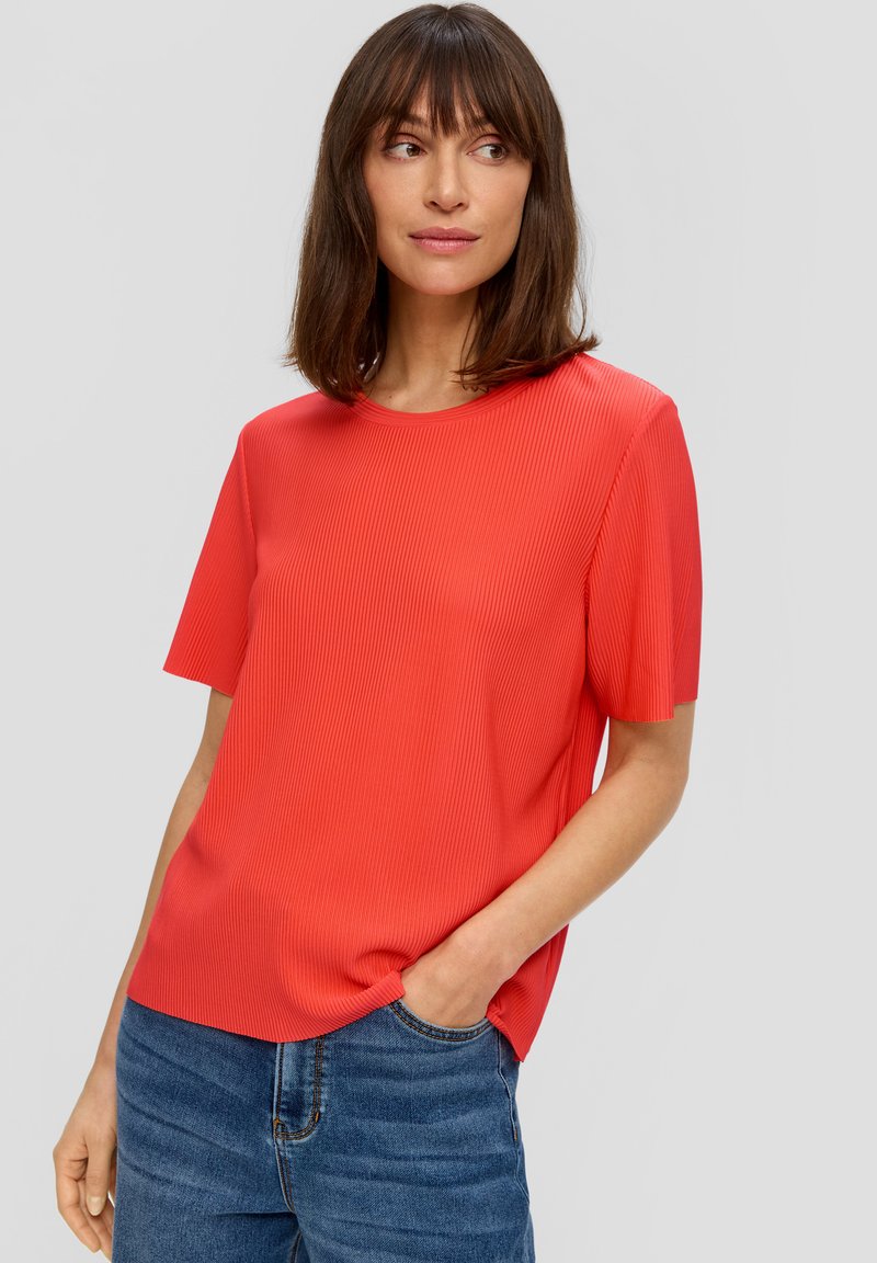 s.Oliver MIT PLISSEEFALTEN - T-Shirt print - hellorange