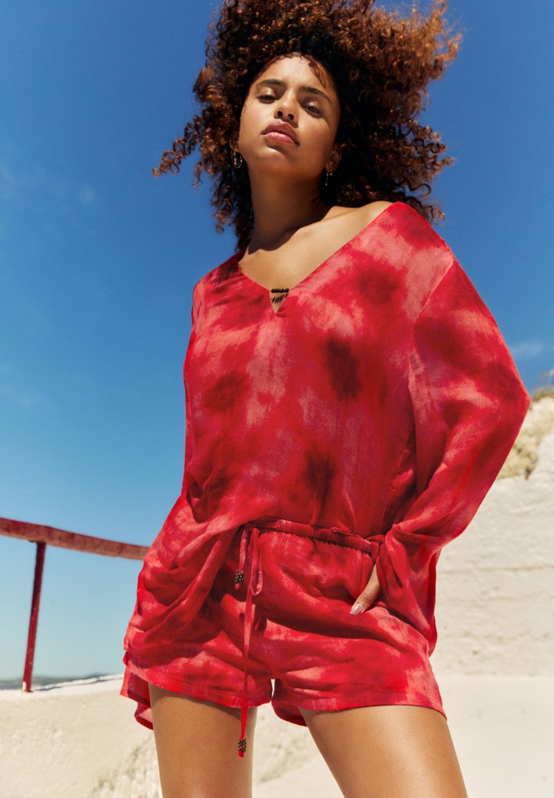 PULL&BEAR PRINTED - Shorts - red