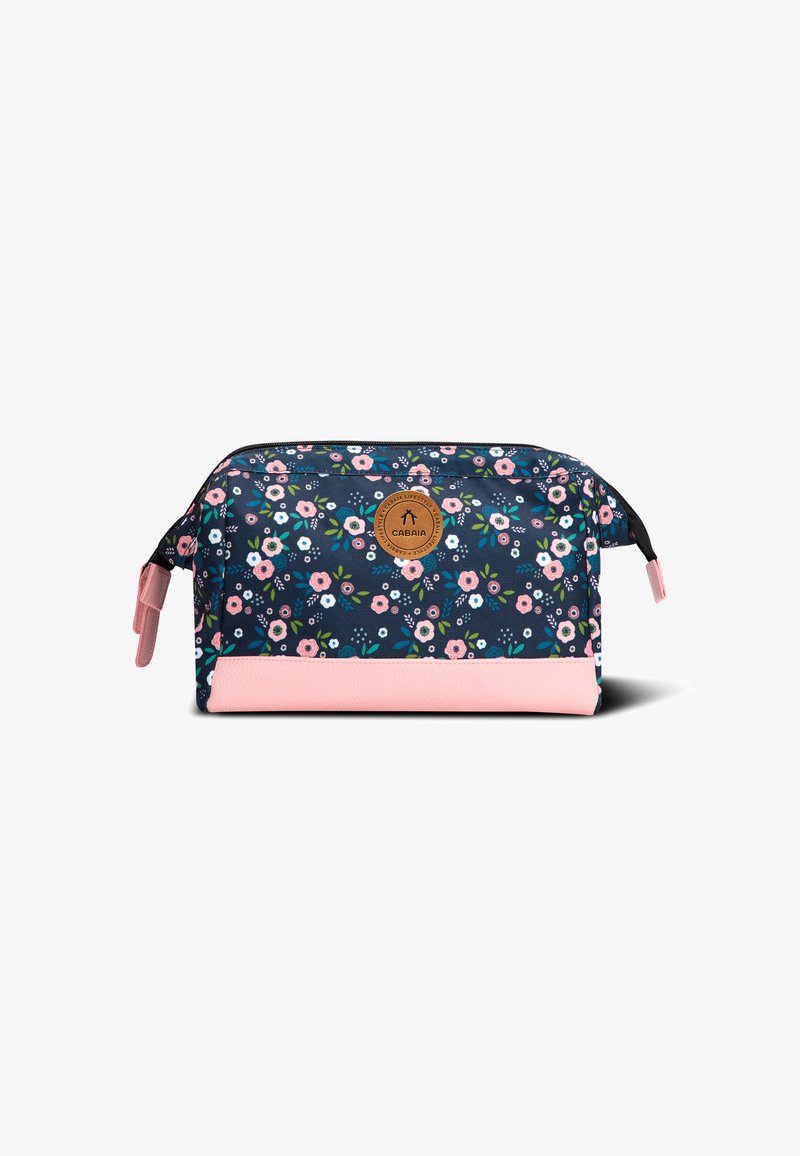 Bloemen schijn cosmetica pouch in donker marineblauw met roze accenten. Beschikt over een ritsluiting, een leerachtige basis en een gegraveerd logodetail. Compact en licht van gewicht.