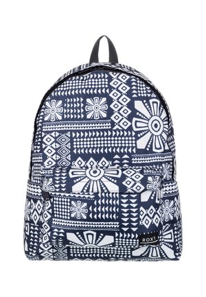 Marineblauer Rucksack mit weißen geometrischen Mustern, ausgestattet mit einer Fronttasche, verstellbaren Riemen und einem Tragegriff für bequemen Transport.