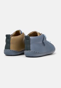 Camper Chaussures à lacets - grün grau
