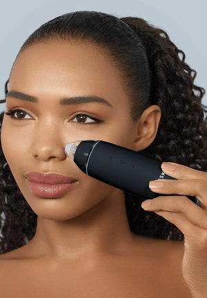 GESKE, MICRODERMABRASION BLACKHEAD REMOVER | 7 IN 1 - Hudplejeredskab - black
