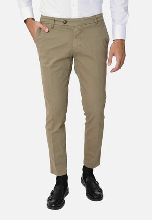 CAPRI - Chino - fango