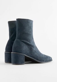 Next FOREVER COMFORT WIDE FIT niebieski