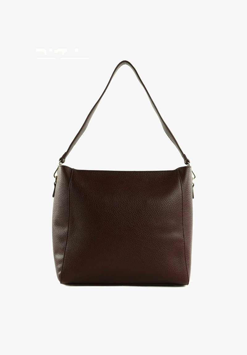Borsa a spalla in pelle bordeaux scuro con una texture liscia, forma rettangolare morbida, una tracolla singola regolabile e minimi dettagli in metallo.