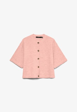 Ružičasti kratki top s kratkim rukavima, izrađen od mekog materijala, s okruglim izrezom i pet smeđih gumba na prednjoj strani.