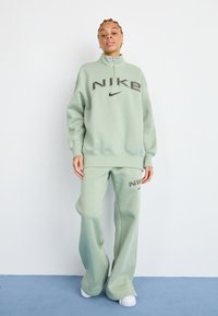 Nike Sportswear LOGO - Mikina - jade horizon/light orewood/sequoia