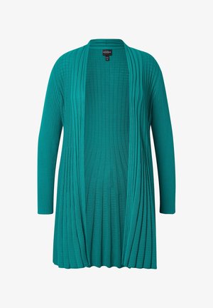 Turkusowy kardigan z długim rękawem, o prążkowanej fakturze, z otwartym przodem i luźnym krojem. Posiada pionowe fałdy przebiegające od przodu do tyłu.