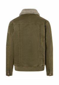 Olivgrüne Jacke mit Lammfellkragen, gerippten Bündchen und Saum, mit vertikalen Nähdetails und einer linken Armtasche.