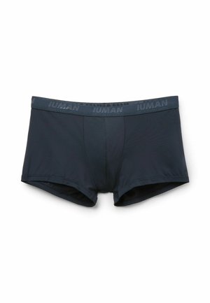 Ciemnoniebieskie bokserki męskie wykonane z gładkiego, elastycznego materiału z logo na pasku. Charakteryzują się dopasowanym krojem i brakiem widocznych wzorów.