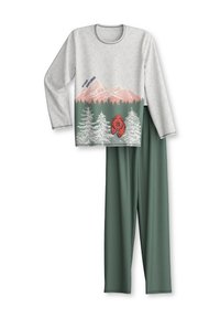 Graues Langarmoberteil mit Berg- und Bärenmotiv, kombiniert mit grüzen Hosen. Weicher Stoff, lässige Passform und runder Halsausschnitt.