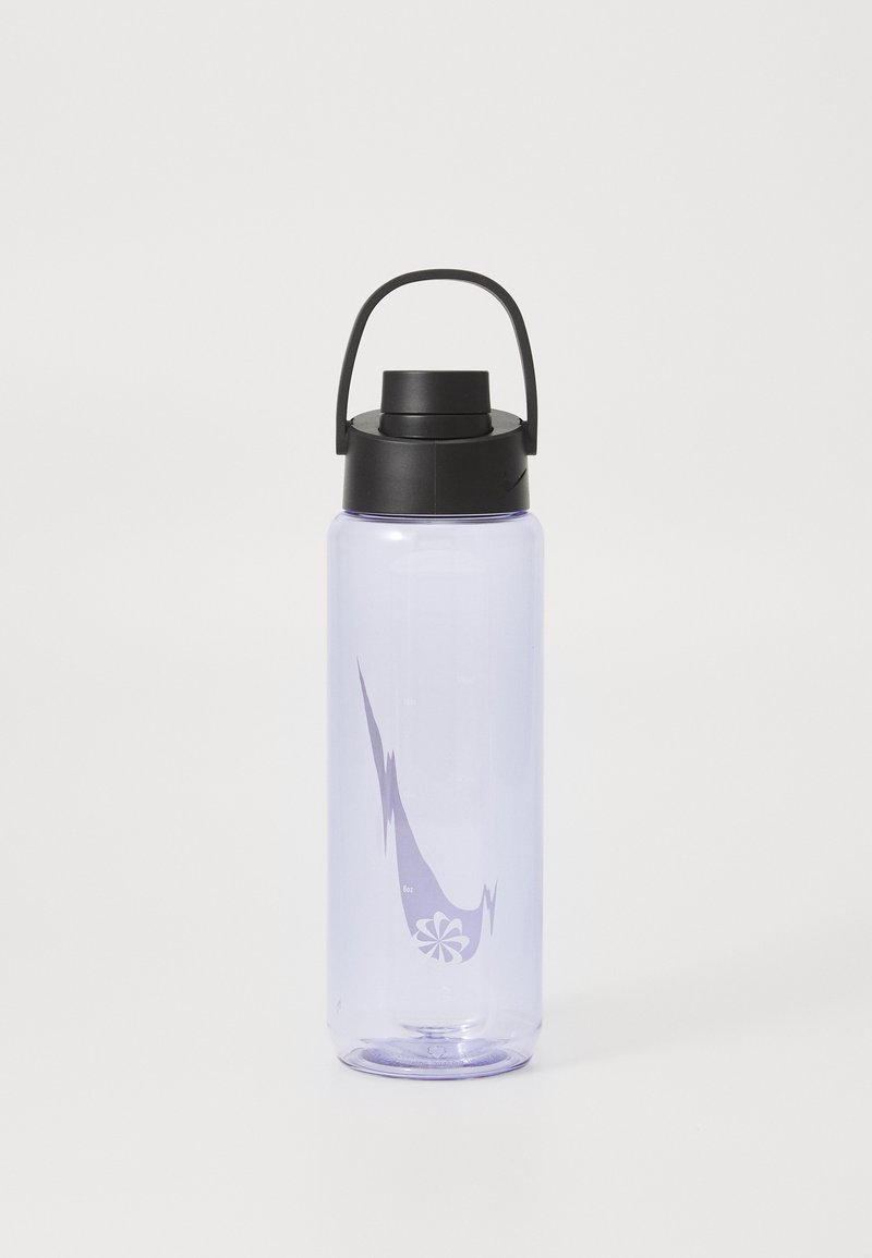 Bouteille d'eau en plastique violet avec un couvercle à vis noir, une poignée de transport et un motif floral près de la base. Design lisse et cylindrique.