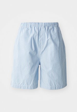 Hele helesinised lühikesed püksid, mis on valmistatud vertikaalsetest triipudest kangast. Painduva vöökoha ja volditud äärtega, näidates lihtsat ja mugavat stiili.