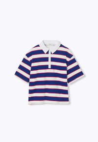 Polo rayé en tissu coton avec de larges rayures bleues, rouges et blanches. Manches courtes et col avec patte de boutonnage.