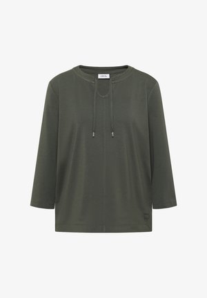 Chemise à manches longues vert foncé avec encolure ronde et détail de cordon à l'avant, coupe décontractée, étiquette en tissu à l'ourlet, sans motifs ni logos visibles.