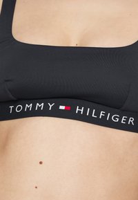 Tommy Hilfiger ORIGINAL BRALETTE   - Horní díl bikin - desert sky