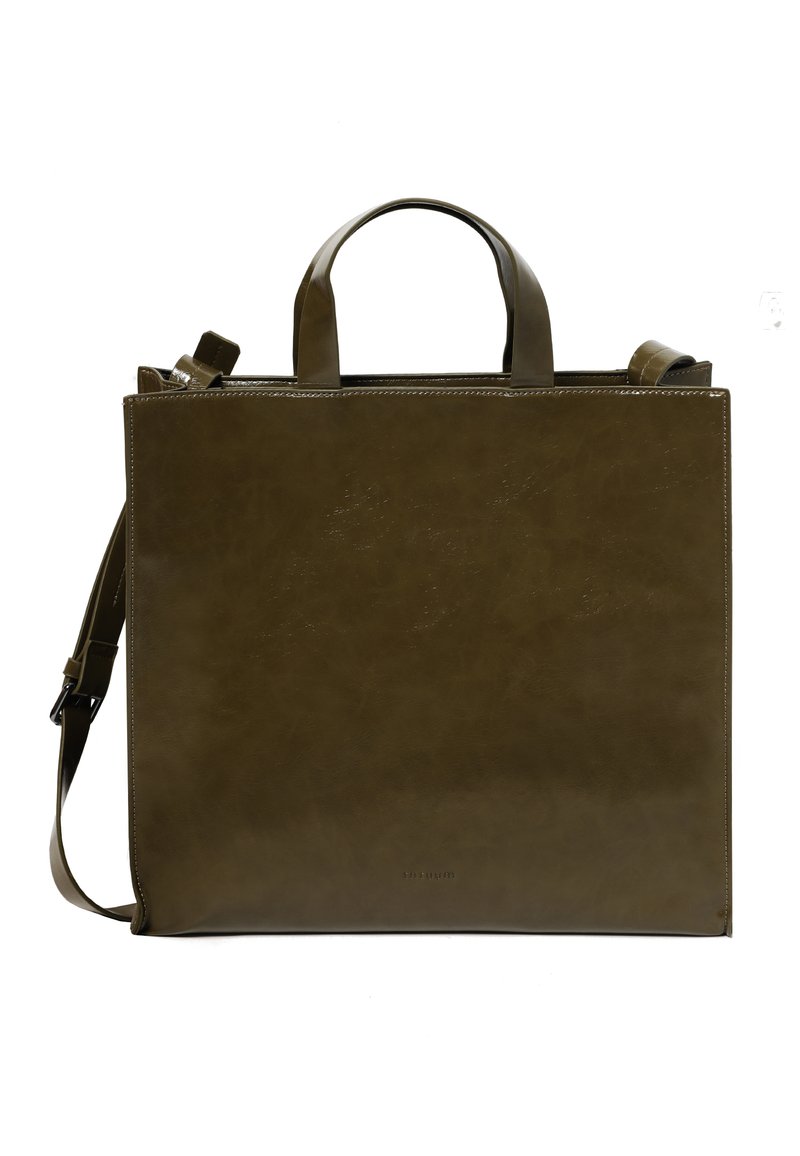 Sac rectangulaire en cuir olive avec deux poignées supérieures et une bandoulière amovible. Texture lisse et minimalisme.