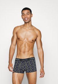 Calvin Klein Underwear LOW RISE TRUNK STRETCH 3 PACK - Cuecas boxer - dark lavendar