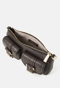 MICHAEL Michael Kors ZOE POUCHETTE - Handbag - chocolate