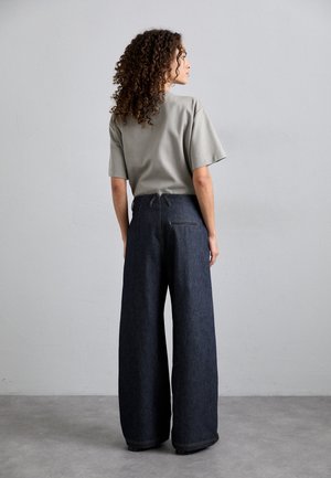 Rank 15: MUNTHE - RUPERT - Relaxed fit jeans